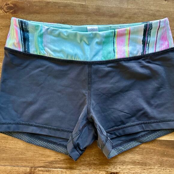 Ivivva by Lululemon Black Blue Mixed Print Rythmic Shorts Athleisure Sporty 12 - Picture 2 of 4